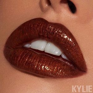 Kylie Cosmetics x KKW Metal Gloss - Main Bae